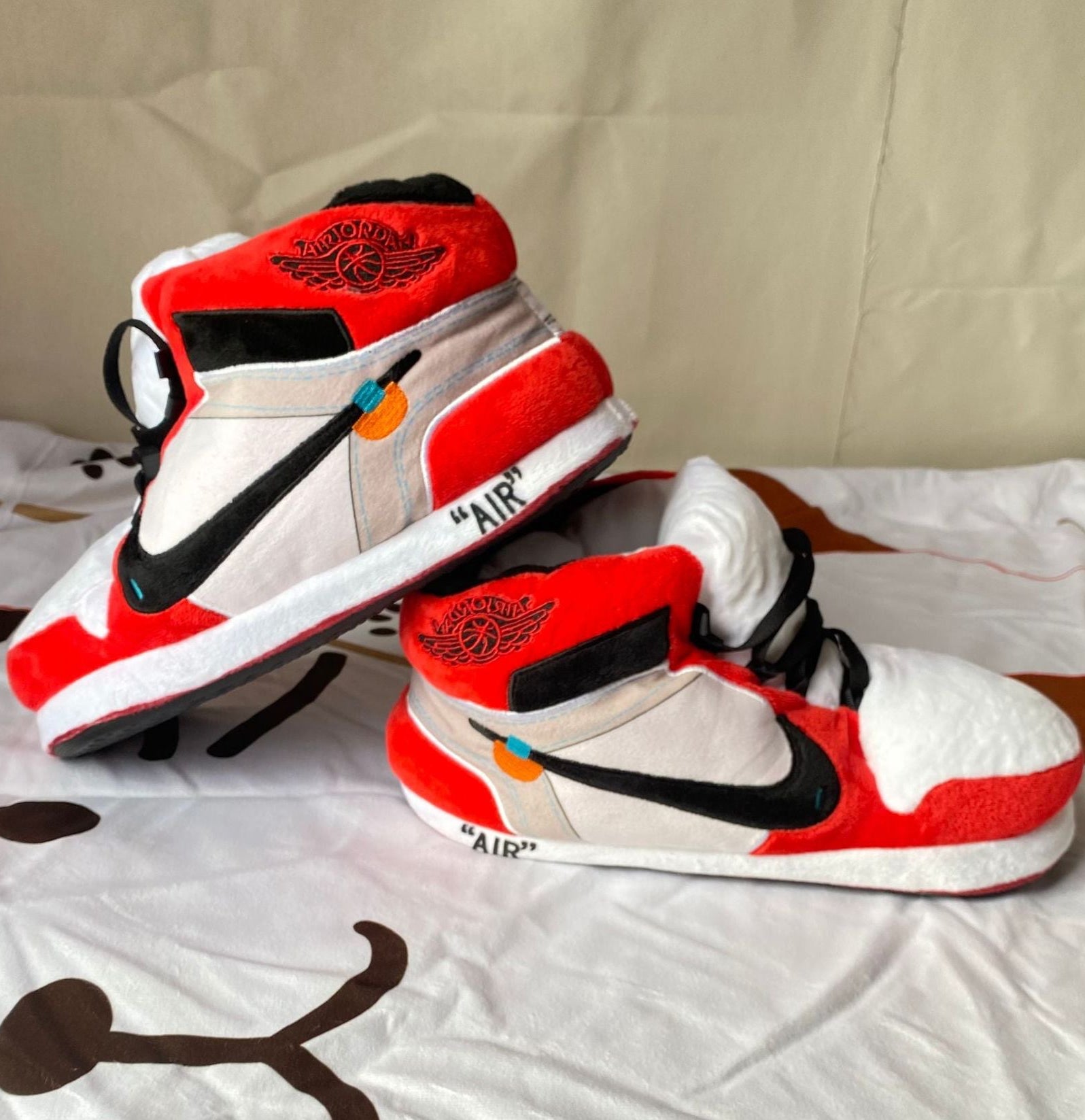 Sneaker Slippers – Off-White & Red OG Jordan 1 Style, Unisex for Adults & Kids